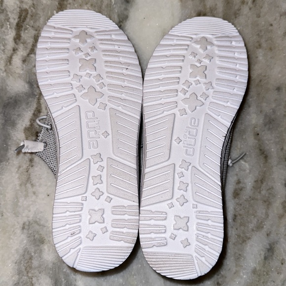 Women’s Hey Dude Wendy Sox- Size 6 - Picture 3 of 5